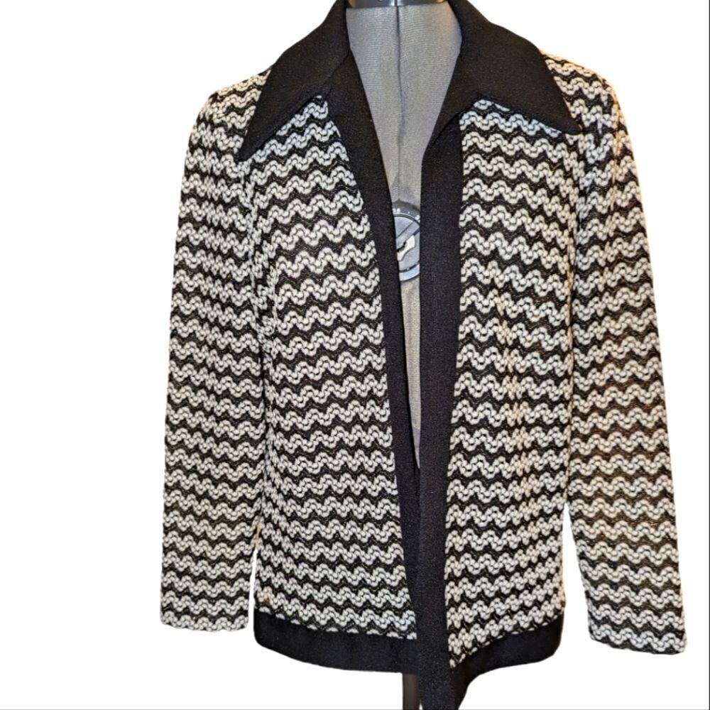 Vintage black and white textured zig zag jacket